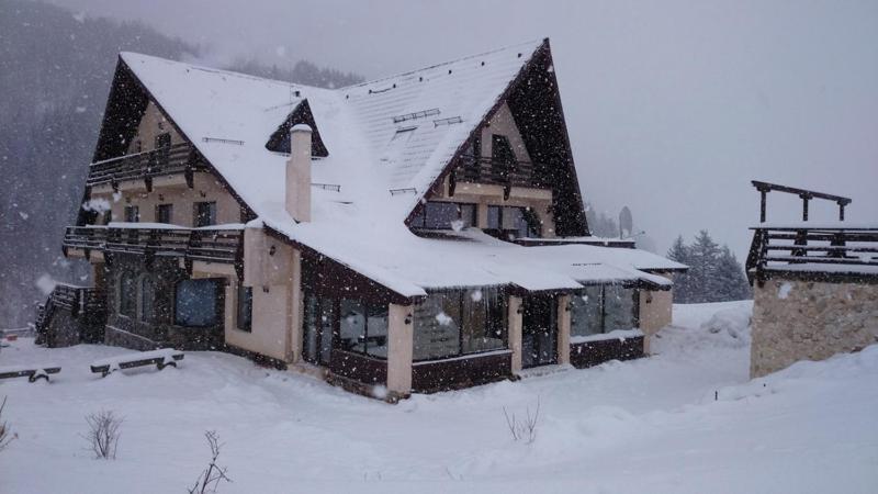Taverna Pietrei Craiului Zărneşti Exteriör bild